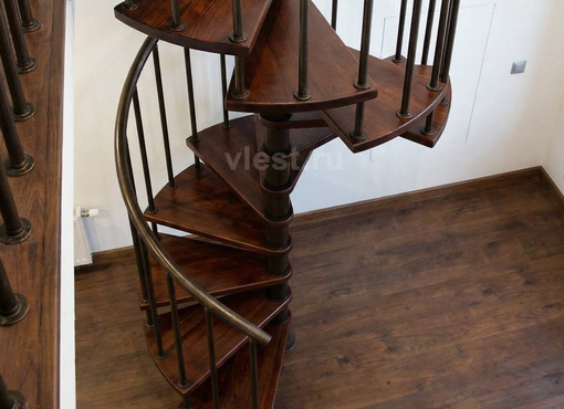 Как выбрать лестницу на второй свет в доме