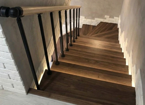 Как выбрать лестницу на переход между вторым и третьим этажами дома