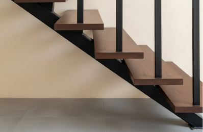 Металлические лестницы: монокосоур vs двойной косоур