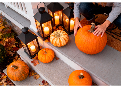 Уютная осень: 5 способов украсить лестницу