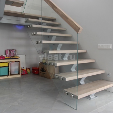 Лестница на металлокаркасе Mono Style Муза