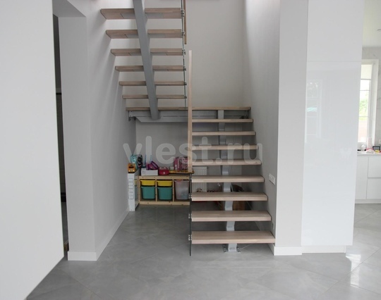 Лестница на металлокаркасе Mono Style Муза