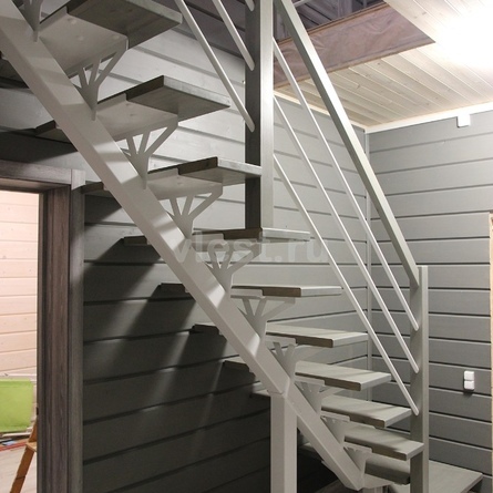 Лестница Г-образная на монокосоуре Mono Style Бэль