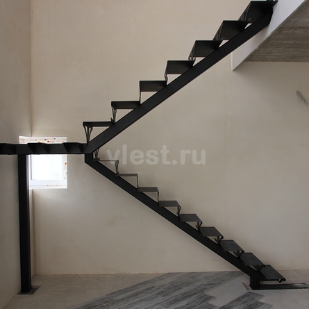 Металлический каркас лестницы под обшивку Mono Style Эталон 180